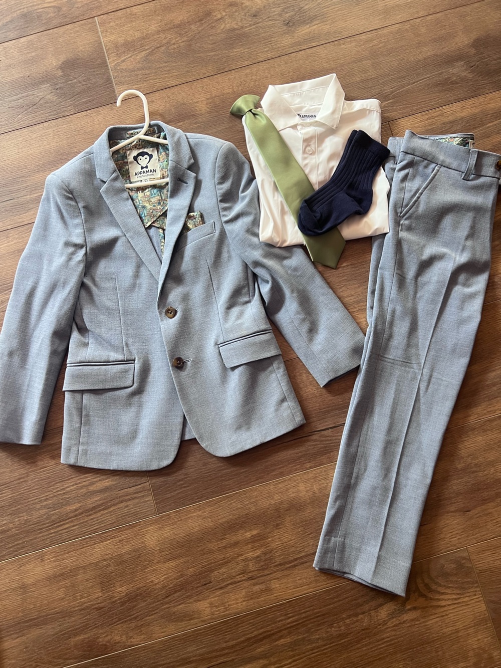 Appaman Light Gray Patterned-Lined Jacket, Pants, Stretch Shirt, Tie, Socks